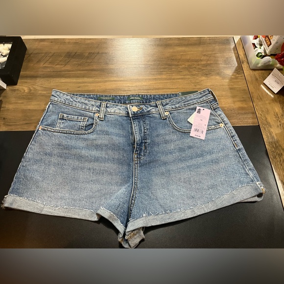 wild fable Pants - Wild fable high rise rolled cuff Denim Blue Women's Shorts size 14 2.5” inseam